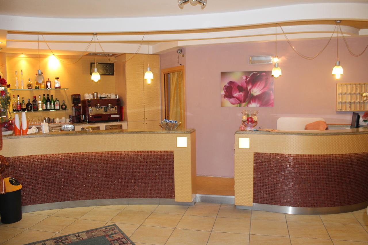 Hotel Oblio Rimini Exterior photo
