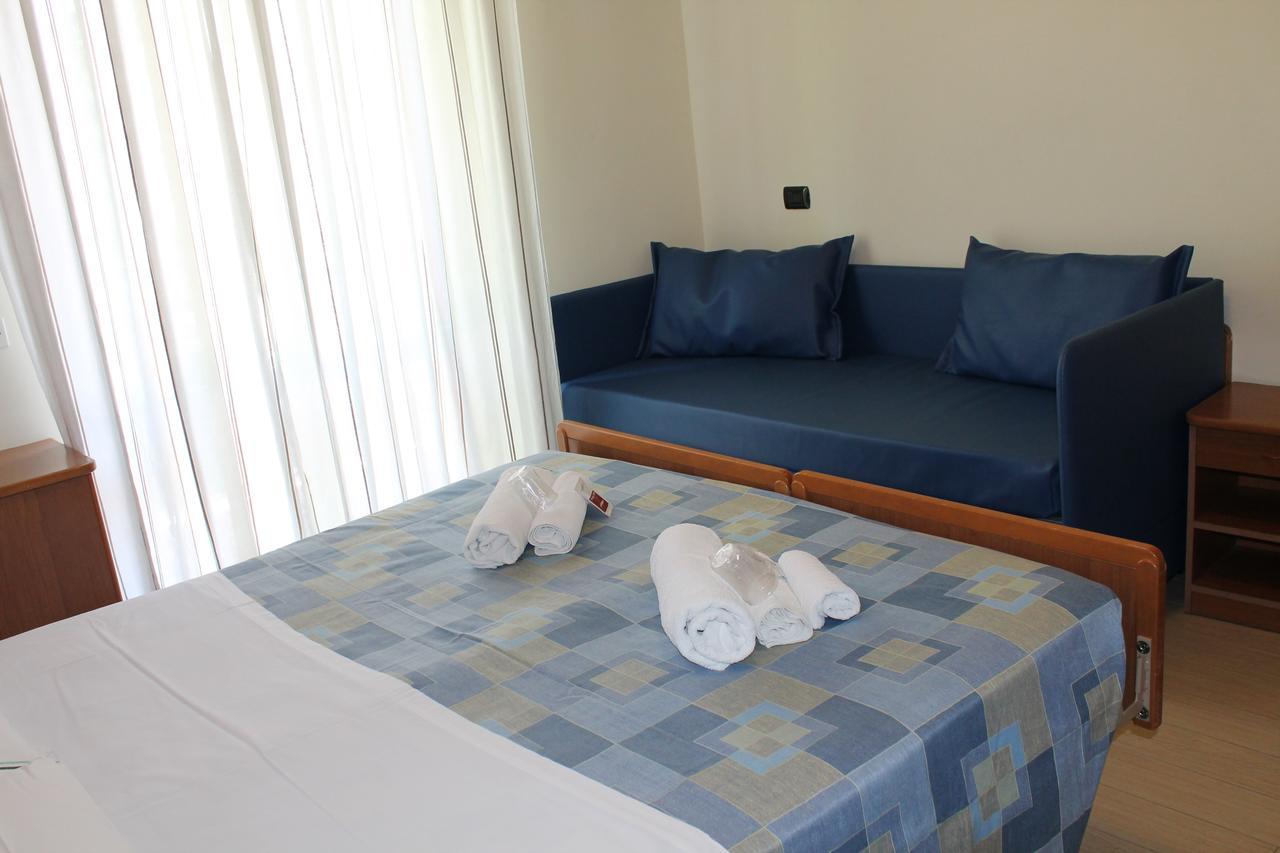 Hotel Oblio Rimini Exterior photo