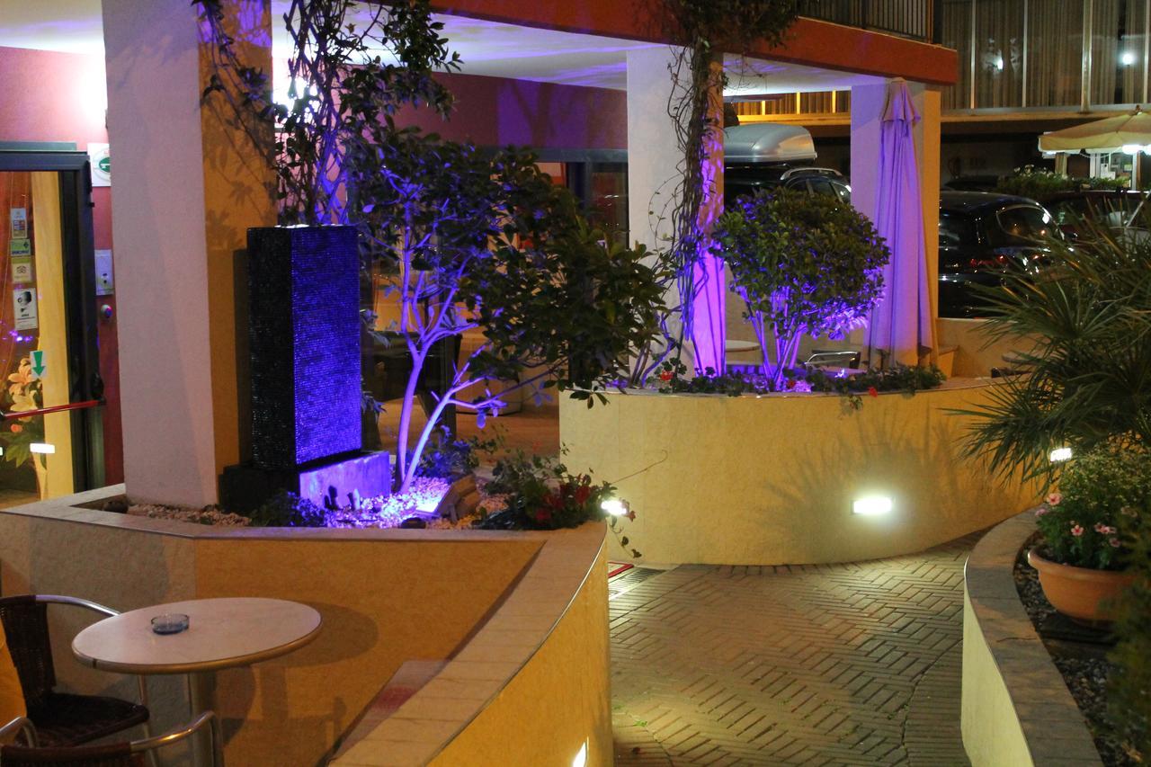 Hotel Oblio Rimini Exterior photo