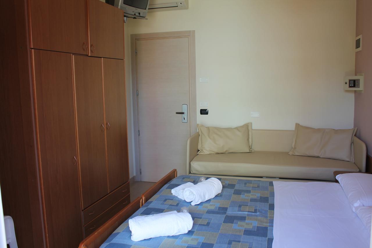 Hotel Oblio Rimini Exterior photo