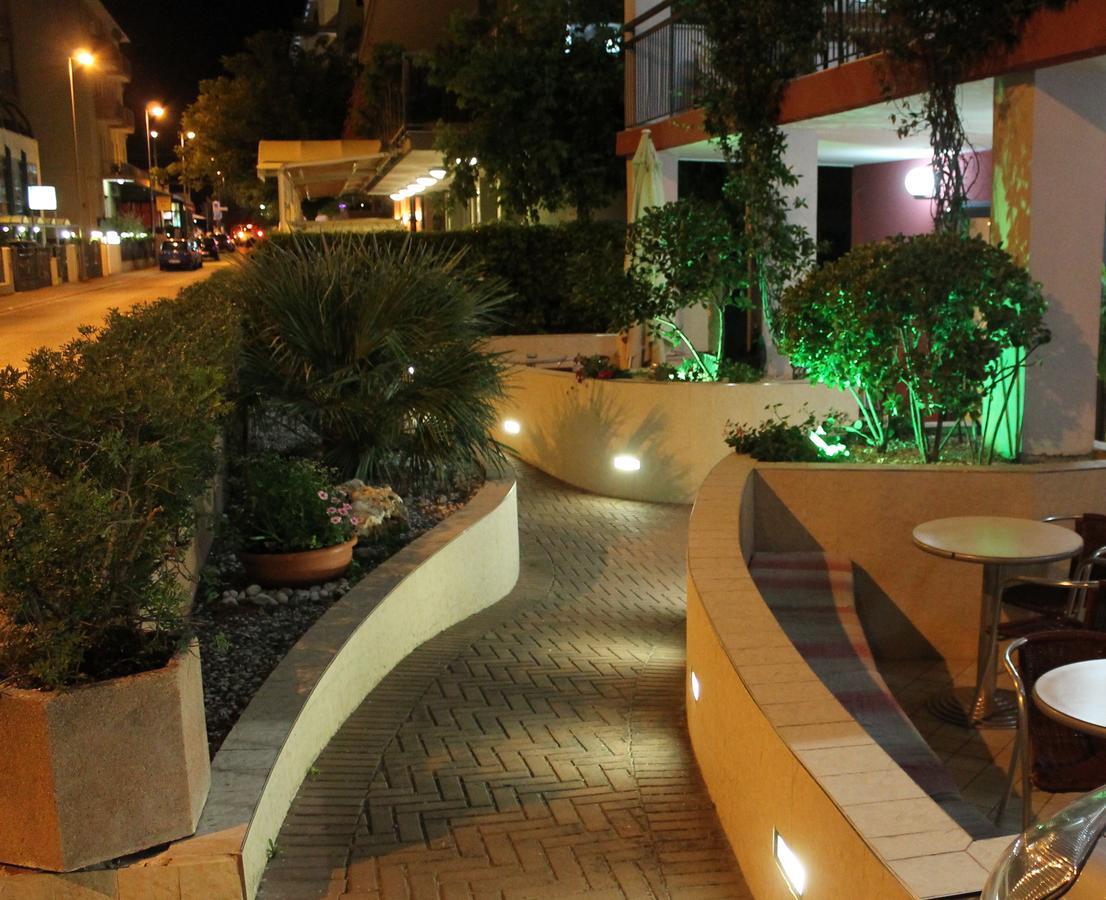 Hotel Oblio Rimini Exterior photo